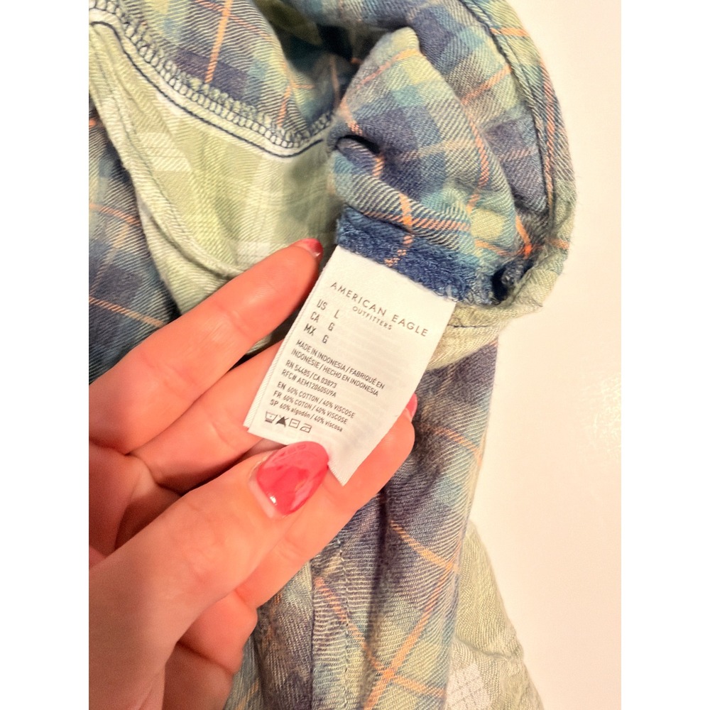 American Eagle Mixed Plaid Patchwork Cropped Button Down Flannel Large - Picture 10 of 10